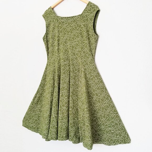 Effie's Heart Green Midi Dress with White Leaf Pattern - Picture 12 of 15